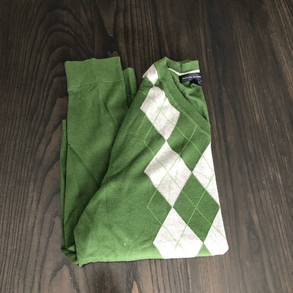 Banana Republic Diamond Knit Argyle V Neck Sweater - Picture 2 of 5